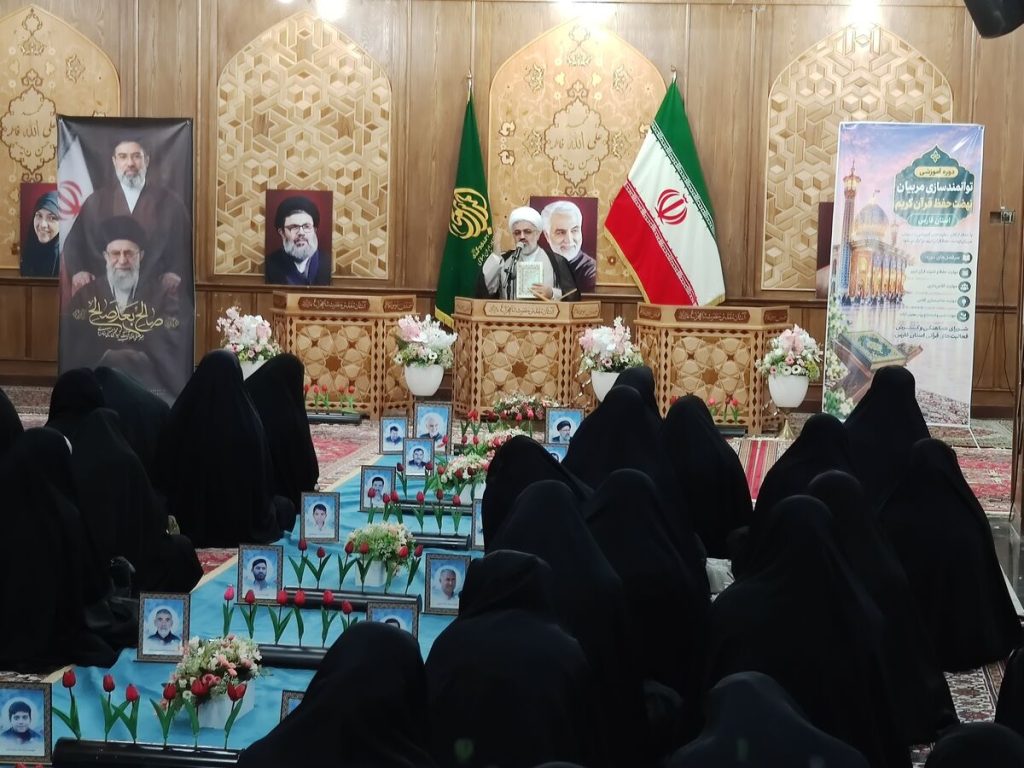 حافظان قرآن باید مروج سبک زندگی قرآنی باشند