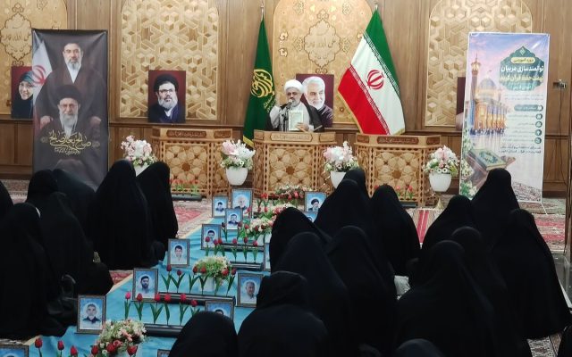 حافظان قرآن باید مروج سبک زندگی قرآنی باشند