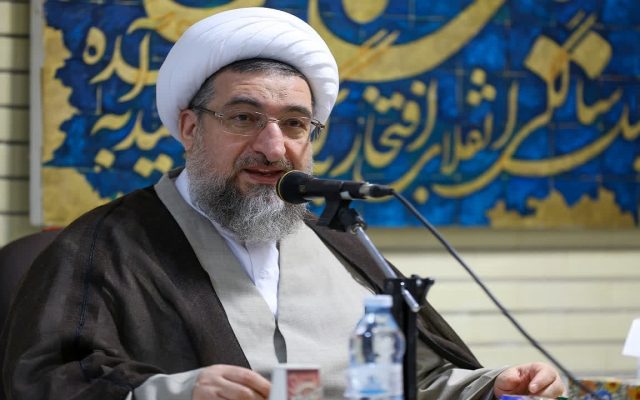 عظمت مقام شهید با هیچ معیار مادی قابل قیاس نیست