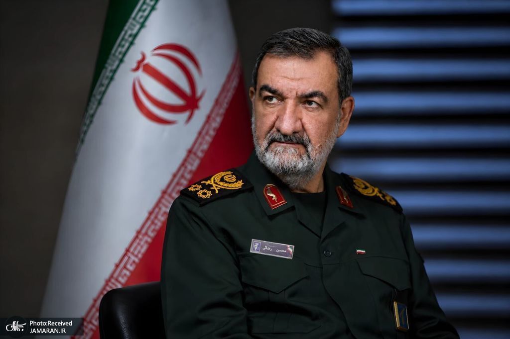محسن رضایی: به نفع واشنگتن است که شروط ما را برای پایان جنگ بپذیرد/ ما از نقاط ضعف ارتش آمریکا اطلاع داریم/ بیش از هر زمان دیگری برای مقابله با حملات هوایی آماده هستیم