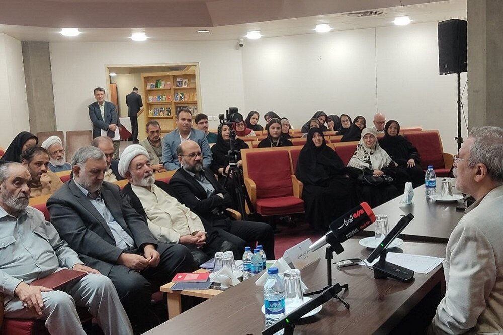 محمود حکیمی، نویسندهای که ادبیات دینی کودک را جدی کرد