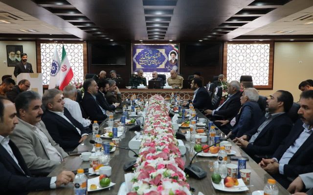 فعالان اقتصادی میدان‌دار مقابله با جنگ اقتصادی دشمن در خوزستان