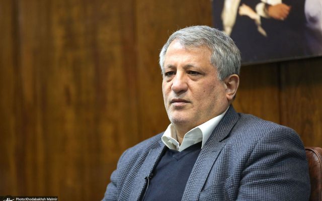 محسن هاشمی: مسئولان از پناهگاه‌های مترو استفاده نمی‌کنند؛ اولویت با مردم است