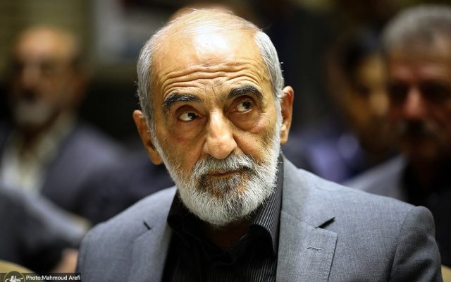 شریعتمداری گفت «فرصت تنفس به آمریکا ندهید»، کاربران خبرآنلاین پاسخ دادند؛ از «حق با شریعتمداری است» تا «نقدهای مردمی که جنگ نمی‌خواهند»