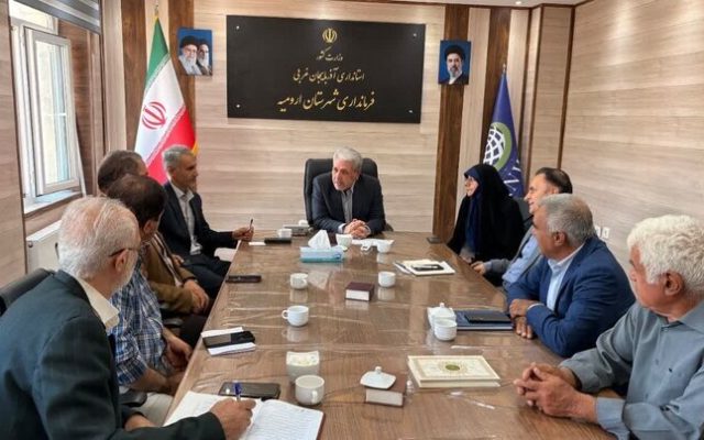 فرماندار ارومیه: موانع صادرات محصولات کشاورزی شناسایی و رفع شود