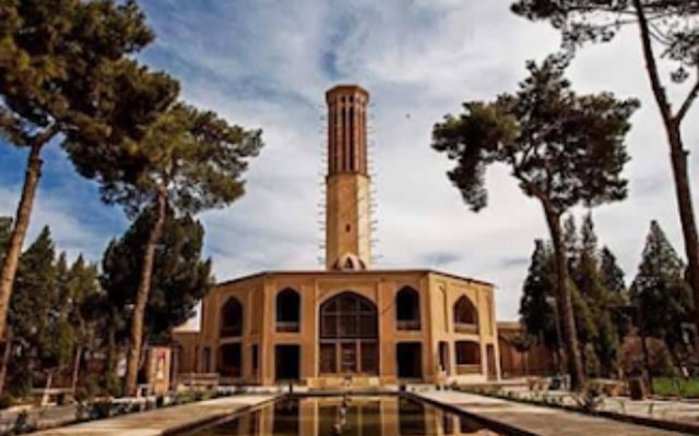 طلسم 50 ساله باغ دولت‌آباد یزد شکست؛ سند مالکیت صادر شد