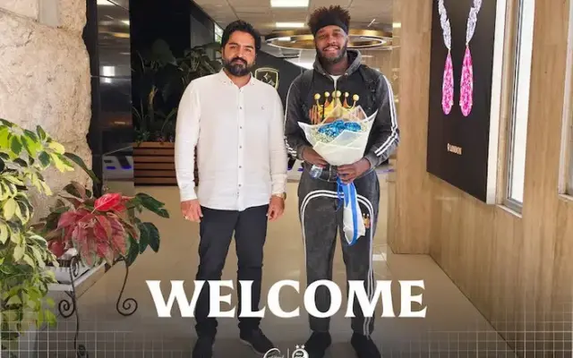 ستاره NBA برای مذاکرات نهایی با استقلال وارد تهران شد