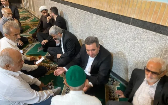 برگزاری میز خدمت رئیس سازمان ثبت در مسجد امام حسین (ع) گرگان