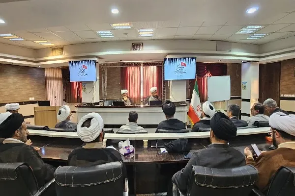 نشست نخبگانی «خون‌خواهی امام شهید» در شهرکرد برگزار شد + عکس