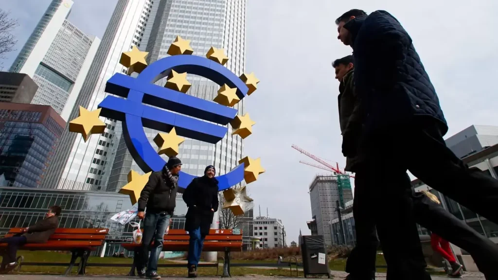افزایش نرخ بهره اروپا؛ تورم ناشی از جنگ، ECB را به ادامه سیاست انقباضی کشاند