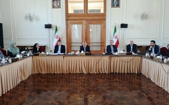 برخی قوانین در شرایط تحریم نیازمند بازنگری هستند