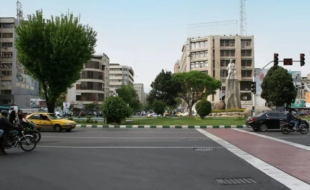 قاب خاطرهانگیز از طهران قدیم | وقتی خیابان فردوسی هنوز «علاءالدوله» بود