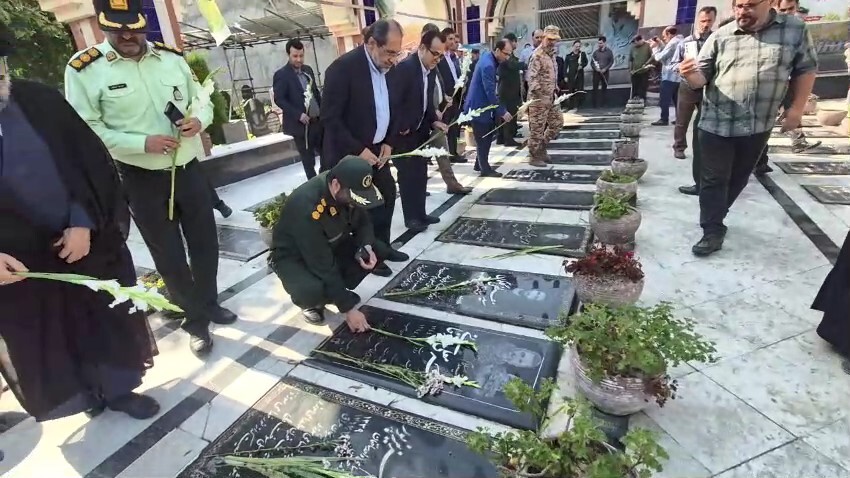 تأکید فرمانده سپاه بر حضور میدانی مسئولان و خدمت جهادی