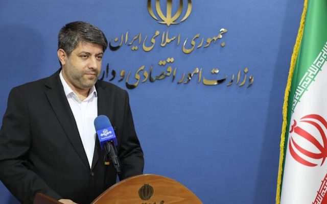 واردات خودرو زیاد نشد بلکه دستور تخلیه اضطراری خودروهای وارداتی صادر شده بود