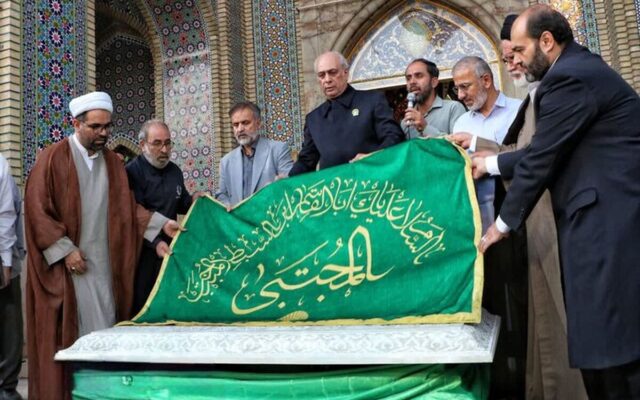 رونمایی از سنگ مزار حضرت عبدالعظیم حسنی(ع) با هنر دست هنرمند شیرازی