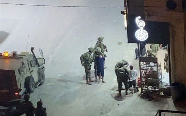 حملات بامدادی اسرائیل به کرانه باختری/ مزارع فلسطینیان به آتش کشیده شد