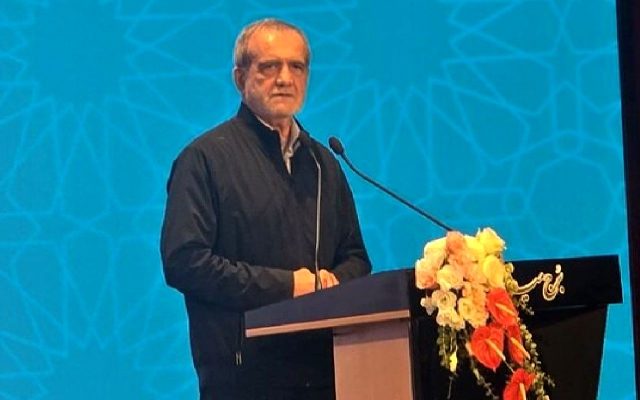 پزشکیان: برای جلوگیری از تنش‌های اجتماعی باید برای رفع فقر و بیکاری طرح عملیاتی داشته باشیم