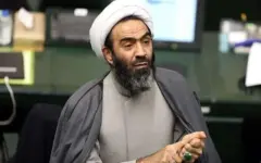 نقدعلی: بانوان فعلاً نباید از موتور استفاده کنند