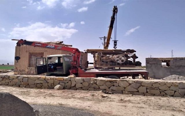 کشف چاه غیرمجاز در داخل یک کوره آجر؛ نجات سالانه ۸۰ هزار مترمکعب آب از برداشت غیرمجاز