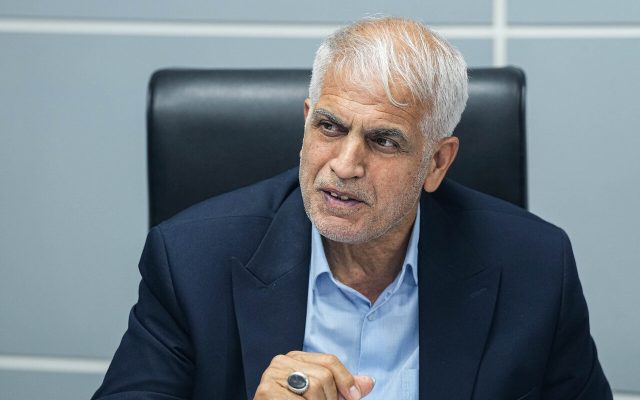 ملت ایران سر عزت و استقلال خود معامله نمیکند