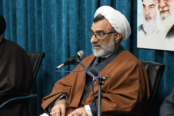 خسروپناه: شورا آماده است تصمیمسازی را به نخبگان واگذار کند