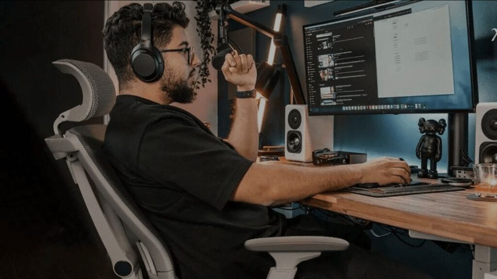 فاصله مناسب شما با مانیتور چقدر است؟/ ارتفاع مانیتور به اندازه فاصله اهمیت دارد