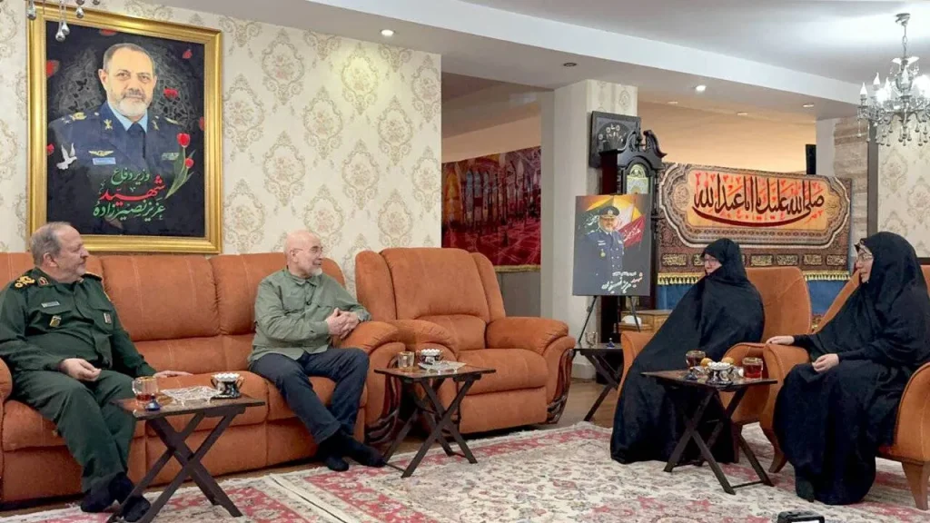 مهم‌ترین وظیفه ما رهروی راه شهدا و خدمت به مردم است/ شهید نصیرزاده در وزارت دفاع خوش درخشید