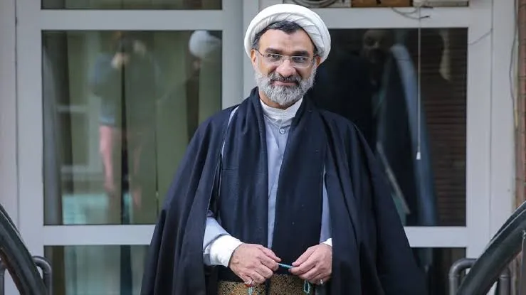 خسروپناه: با ونهای گشت ارشاد مخالفم؛ حجاب را باید با تذکر پیامکی پیگیری کرد | ۶۰ تا ۷۰ درصد مردم از صداوسیما استفاده نمیکنند