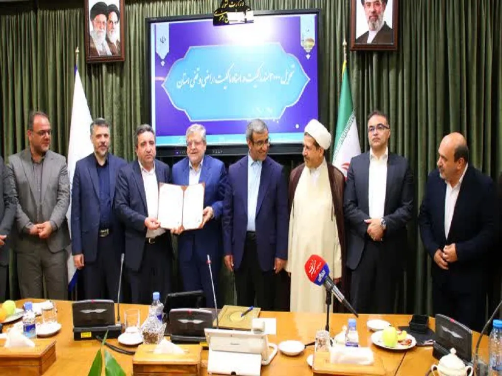 ۱۲۵۰۰ سند مالکیت دولتی و اراضی وقفی در خراسان رضوی صادر و تحویل دستگاه‌ها شد/ رونمایی از ۲۰۰ شناسه یکتا