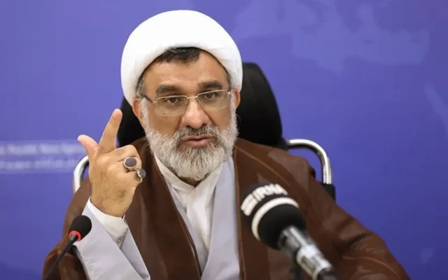خسروپناه: قریب به اتفاق بانوانی که کشف حجاب کرده‌اند، هیچ لجاجتی با نظام ندارند