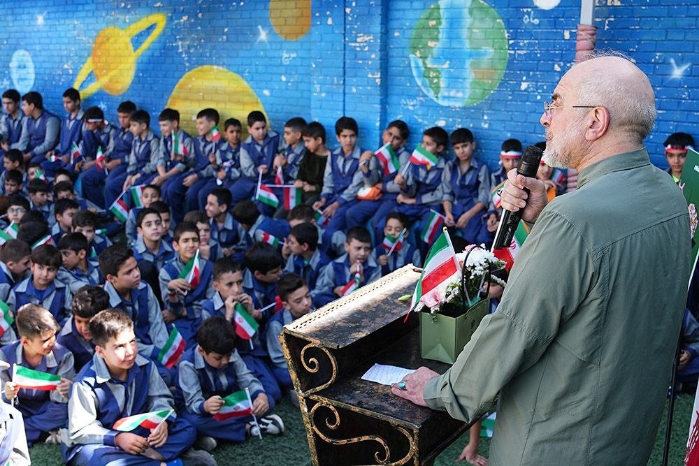 قالیباف: رهبر شهید امروز مؤثرتر از زمانی که در بین ما بود، می تواند در زندگی ما اثر گذاشته، یاری رسانده و ما را هدایت کند/ جهل و نادانی دشمن ایران است