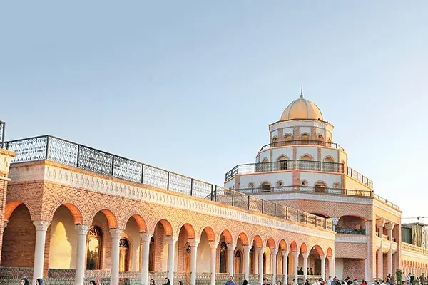 نبض زندگی در عمارت کلاه فرنگی