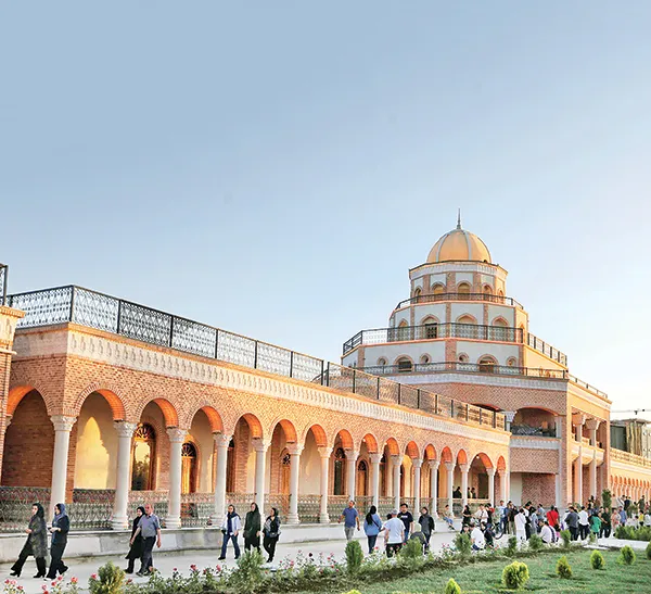 نبض زندگی در عمارت کلاه فرنگی