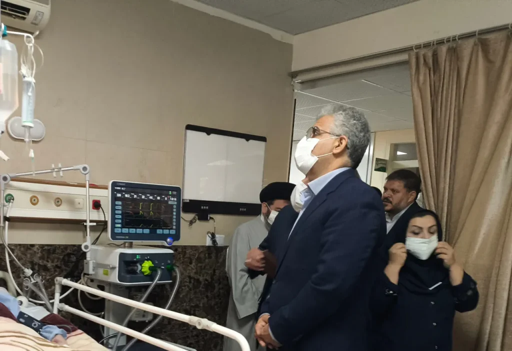 عیادت رئیس دانشگاه علوم پزشکی قم از آیت الله شبیری زنجانی