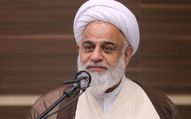 دشمن پس از شکست نظامی به دنبال تهی‌کردن جامعه از درون است