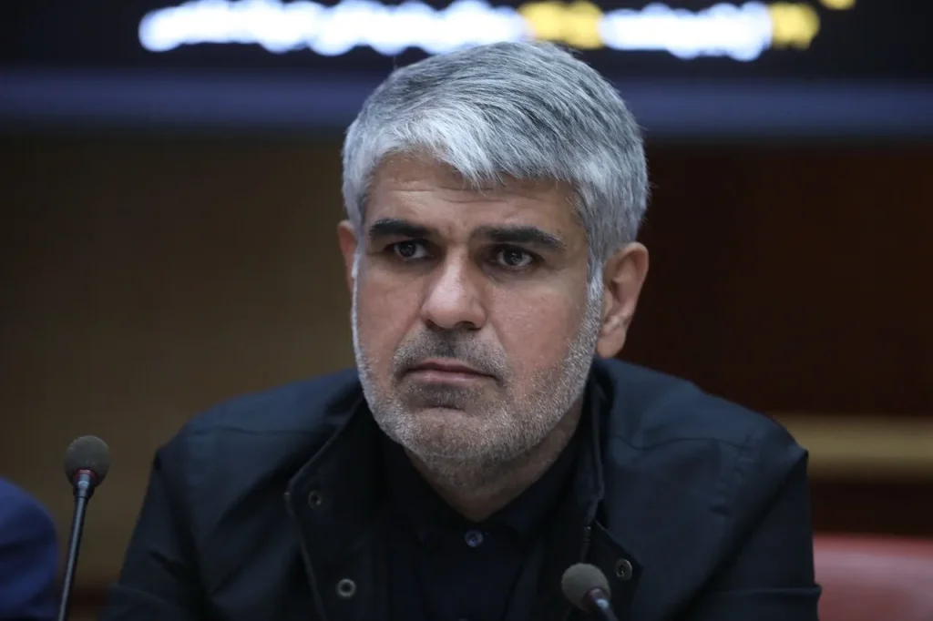 عضو هیئت‌رئیسه مجلس: دشمن با شکست در جبهه نظامی به دنبال اختلاف میان مسئولان و مردم است