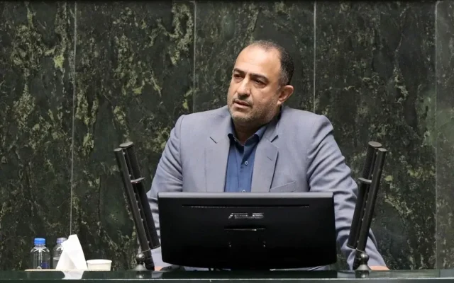 پیشنهاد حذف محدودیت انتخاب وکیل در تبصره ماده ۴۸ گامی مهم برای رفع تبعیض است