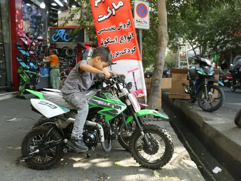 بازی مرگ در پیچ خیابانهای تهران؛ «مامان! من هم موتور میخواهم»