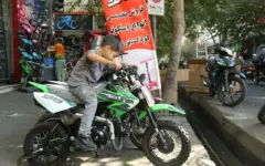 بازی مرگ در پیچ خیابان‌های تهران؛ «مامان! من هم موتور می‌خواهم»
