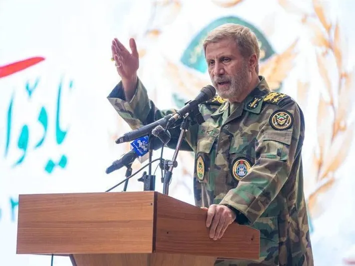 ملت ایران با ایستادگی خود پروژه دشمن را شکست داد