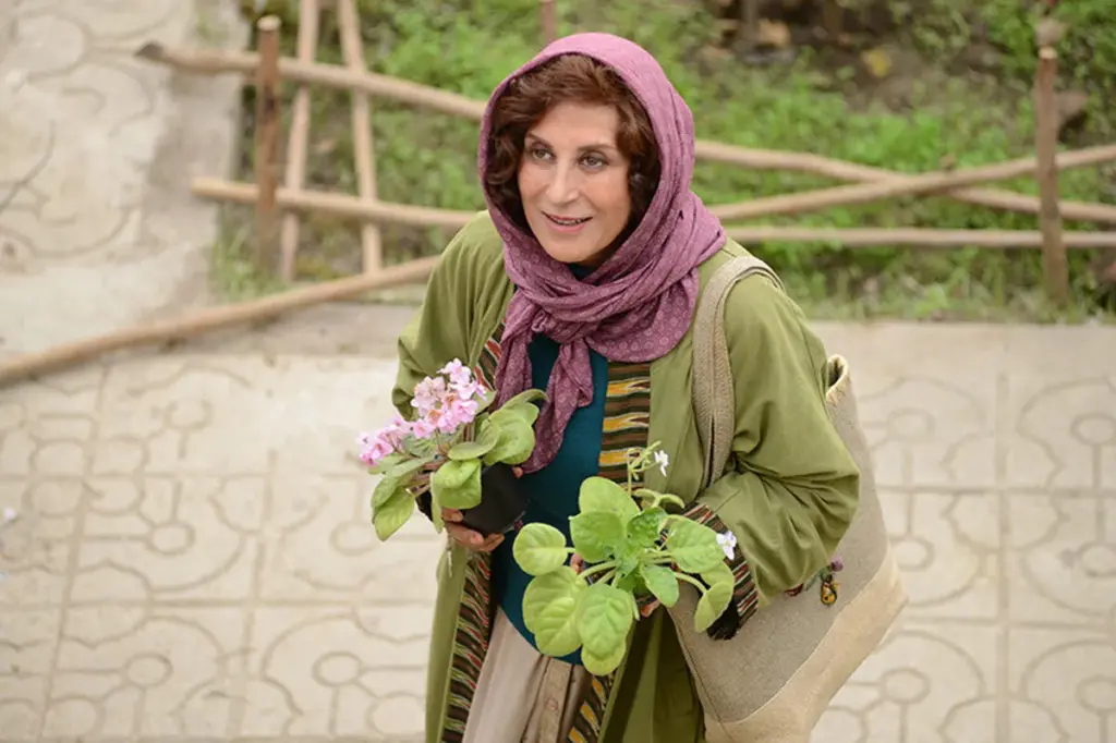 خشم کیهان از بازگشت فاطمه معتمدآریا؛ «سلبریتی حقیر» و «مزدور رسانه‌ای دشمن» چرا بدون عذرخواهی برگشت؟