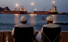 تجارتِ خلیج فارس در جست‌وجوی راه فرار از بحران جنگ | چگونه بسته‌شدن یک آبراه، زنجیره تأمین کالا در منطقه را تغییر داد؟