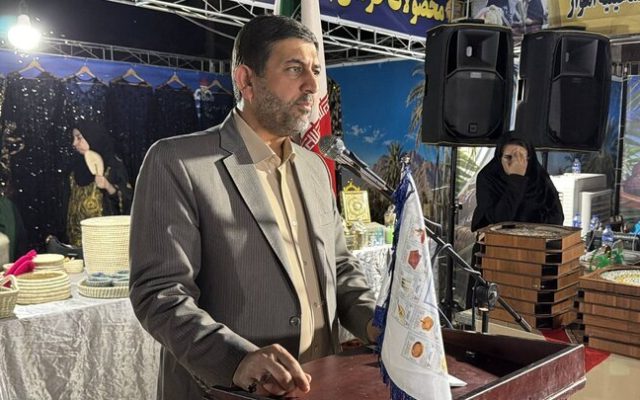 ظرفیت نخل می‌تواند موتور اشتغال در خوزستان باشد/ نباید شیره خرما را خام صادر کنیم