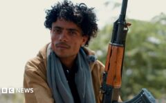 Inside Yemen's front-line city as Houthis battle for control