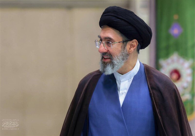شناخت رهبرانقلاب از کریستوفر نولان/ آیت‌الله سیدمجتبی خامنه‌ای با همسرشان برخی سریال‌ها را می‌دیدند/ فیلم‌های نولان را دنبال می‌کردند