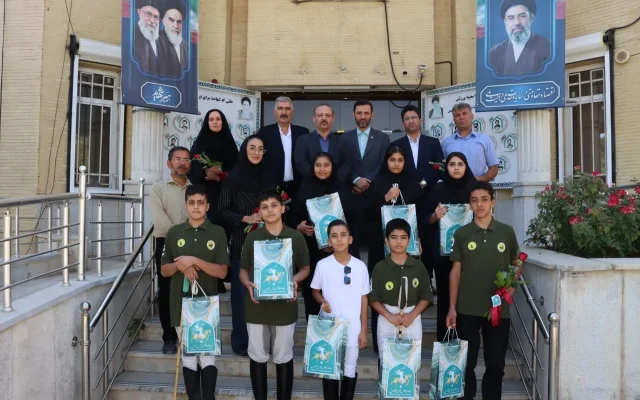 قهرمانان چوگان اصفهان به یاد شهدای دانش‌آموز میناب تجلیل شدند