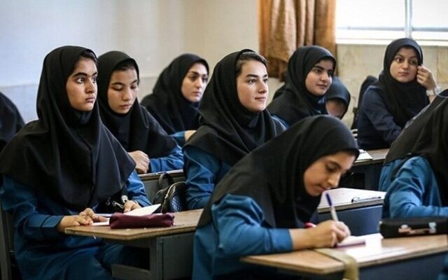 فارس با آمادگی کامل به استقبال مهر می‌رود/جبران کمبود معلمان با نیروهای شاغل و بازنشستگان