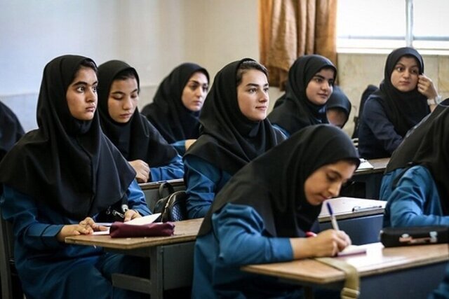 فارس با آمادگی کامل به استقبال مهر میرود/جبران کمبود معلمان با نیروهای شاغل و بازنشستگان