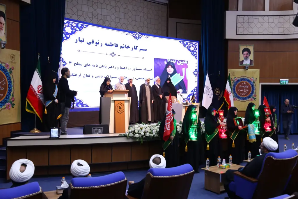 طلبه تراز؛ از تهذیب و دانش تا مهارت‌آفرینی و نقش‌آفرینی اجتماعی