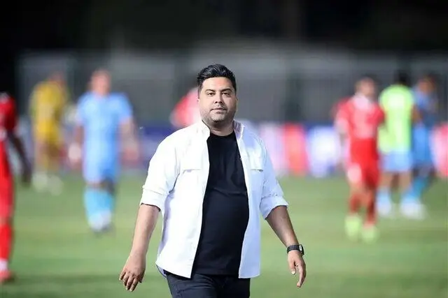 اخباری: از داور بازی با نفت آبادان انتظار بیشتری داشتم